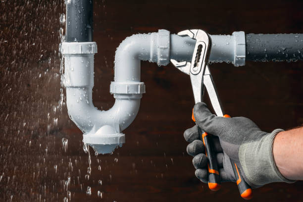 Professional Plumbing technician working in Draper, VA